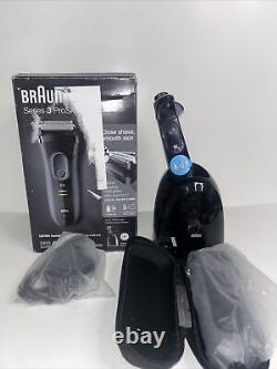 Braun Series 3 Shaver with Clean & Charge Station, Model 3070cc