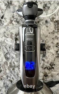 Philips Norelco Men's shaver 1090X Arcitec 3D Rechargeable wet / dry LED Display